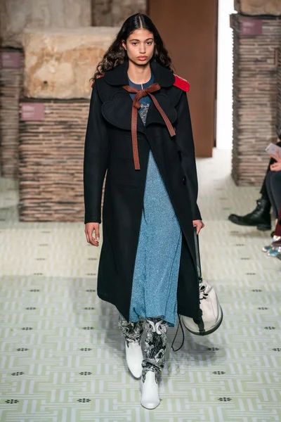 Look 26